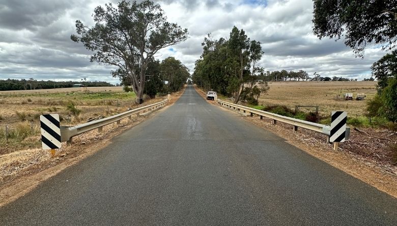 Demolish and replace Jindong-Treeton Road bridge tender