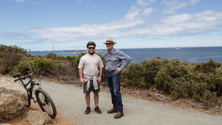 Acknowledgement of the passing of former Shire President and Councillor Mike Smart 